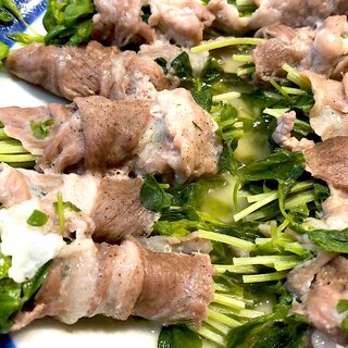 豆苗の豚肉巻き